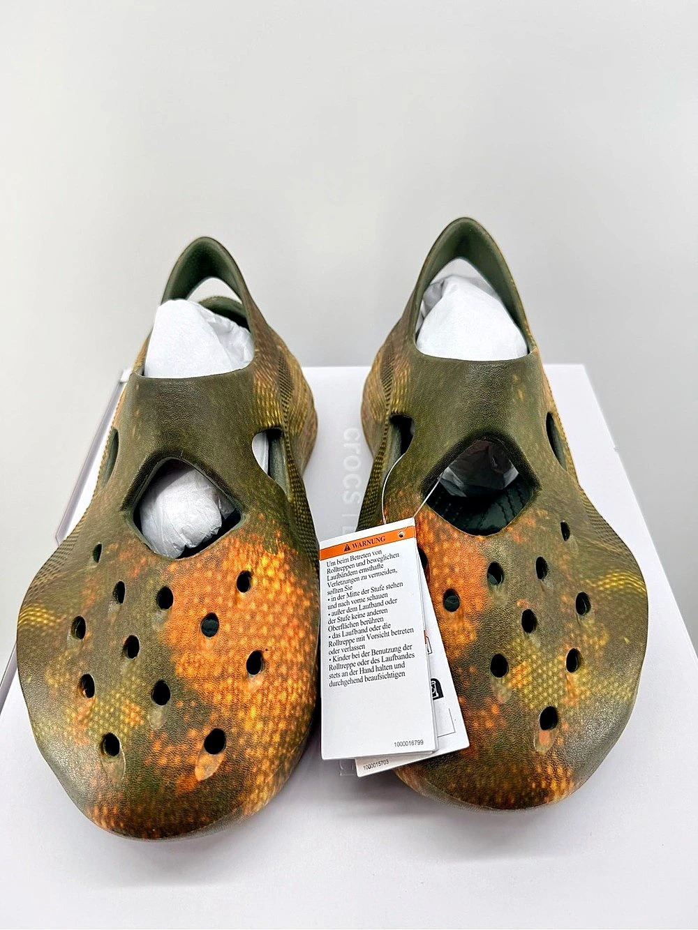Crocs Dingyun Zhang x Crocs Diffuser Army Green Diffuser Clogs Green & Orange US - Picture 2 of 8